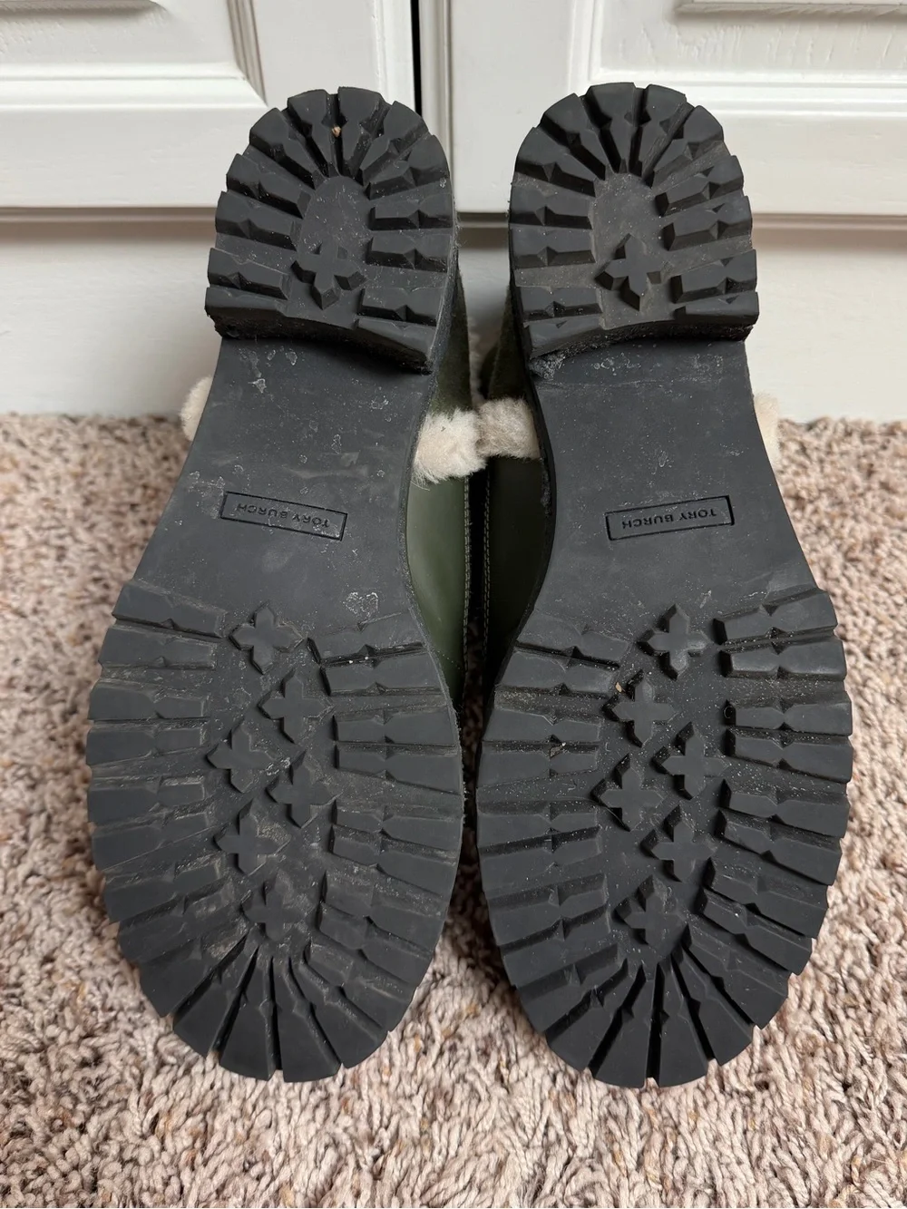 Tory Burch Cooper Shearling Lug Sole Boots in Forest Green Suede Size 8.5
